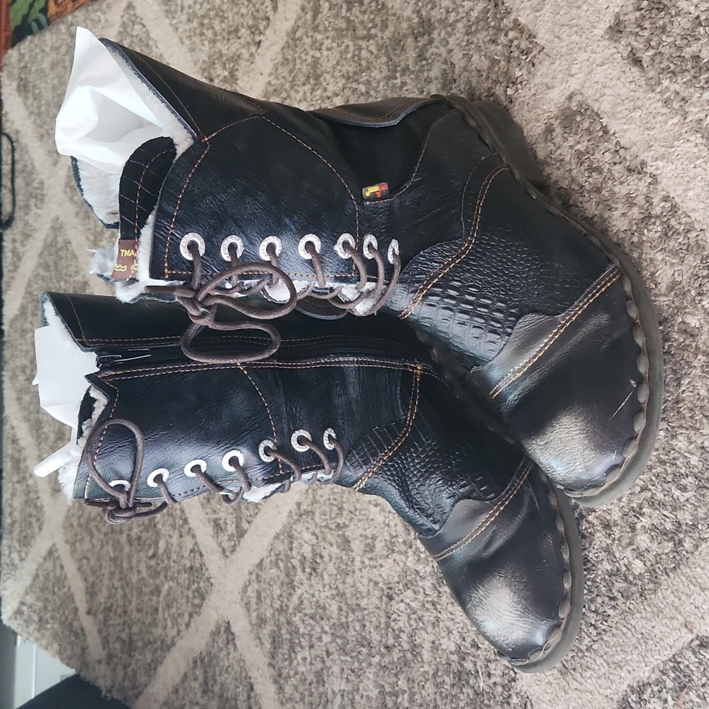 TMA EYES, black boots size 39